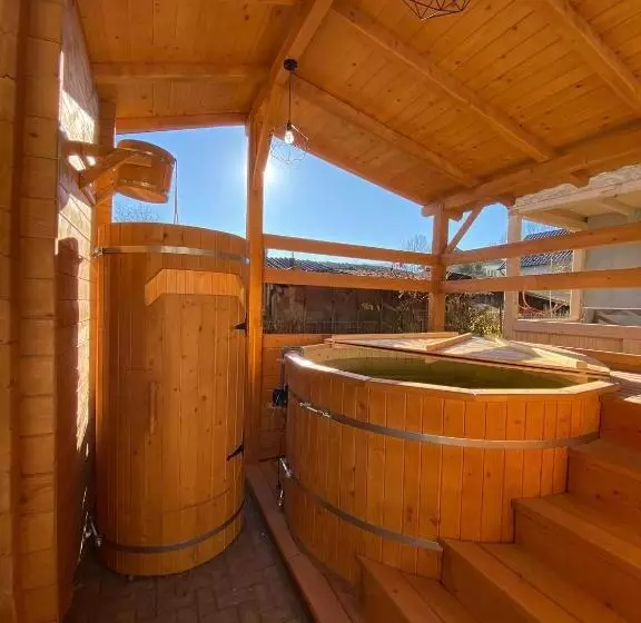 Hotelli Păunașul Codrilor