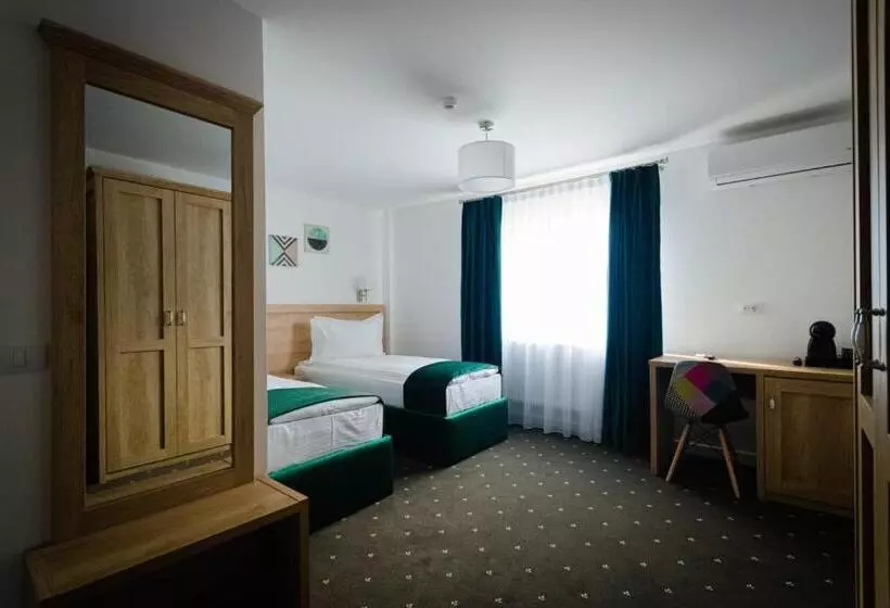 Hotelli Păunașul Codrilor