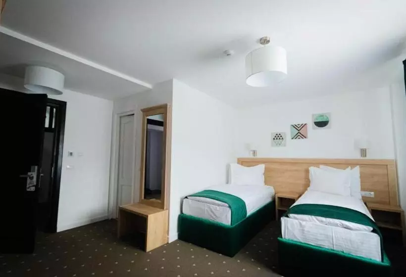 Hotelli Păunașul Codrilor