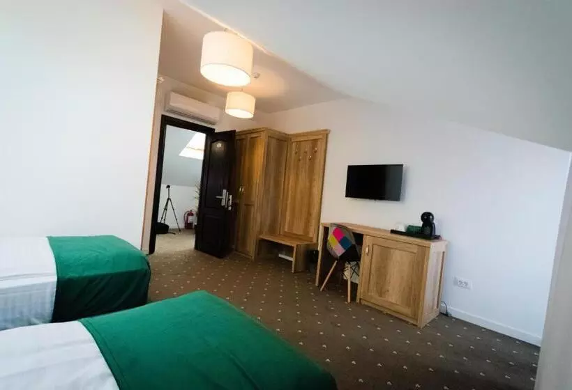 Hotelli Păunașul Codrilor