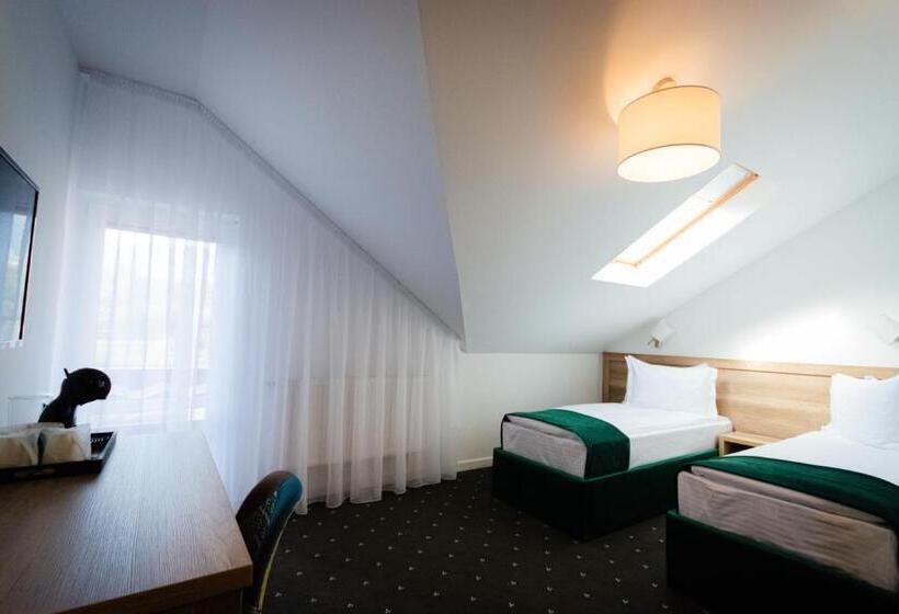 هتل Păunașul Codrilor