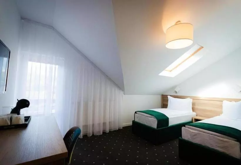 Hotelli Păunașul Codrilor