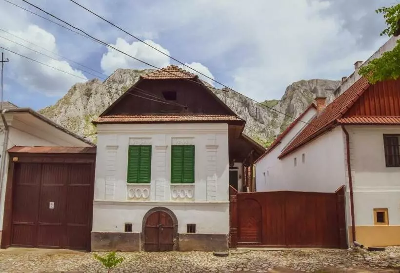 ペンション Casa De Vacanță Hársfa Vendégház