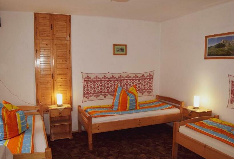 بنسيون Casa De Vacanță Hársfa Vendégház