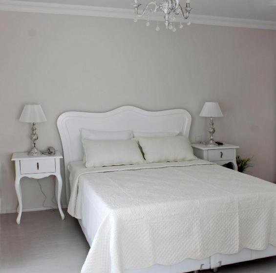 ホテル Lara Ilica