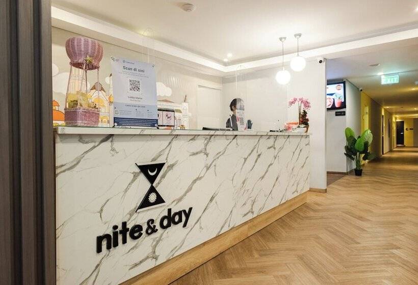 호텔 Nite & Day Semarang Candi