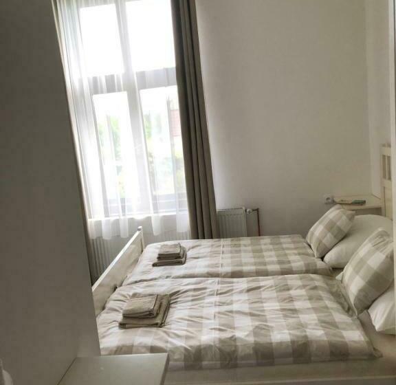 فندق Penzion Vila E Landisch