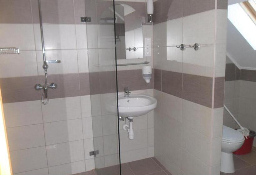 פנסיון Attila Vendégház Tápiószentmárton