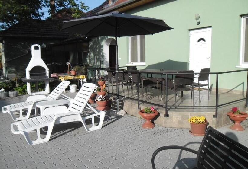 פנסיון Attila Vendégház Tápiószentmárton