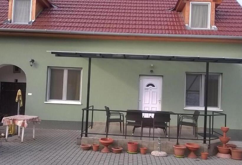 פנסיון Attila Vendégház Tápiószentmárton