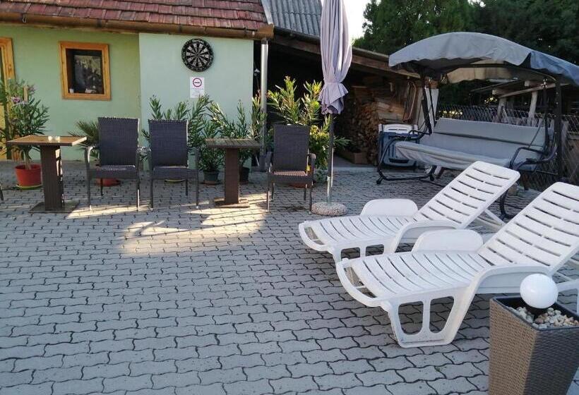 פנסיון Attila Vendégház Tápiószentmárton