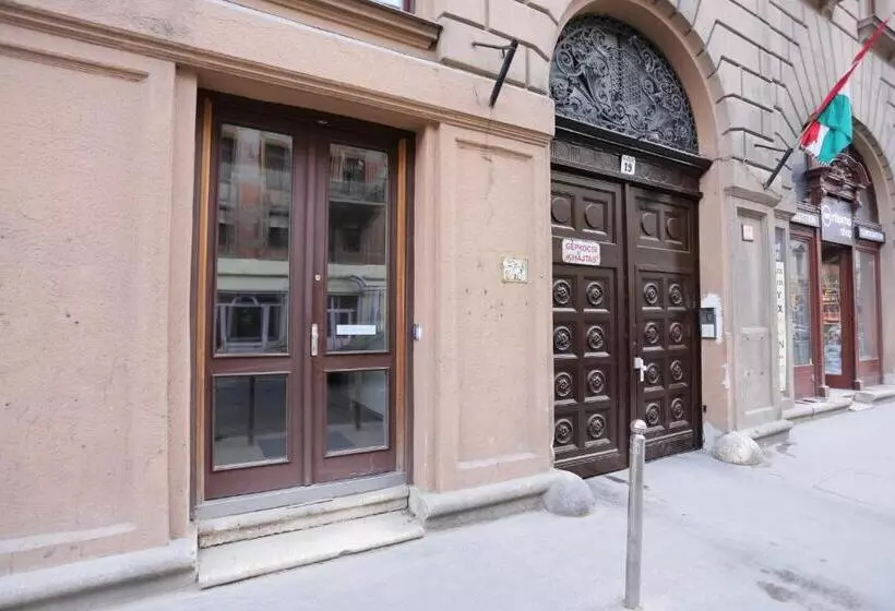 پانسیون Mezzo Budapest