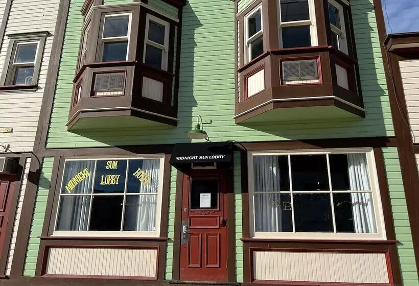 Hotelli Midnight Sun, A Coast