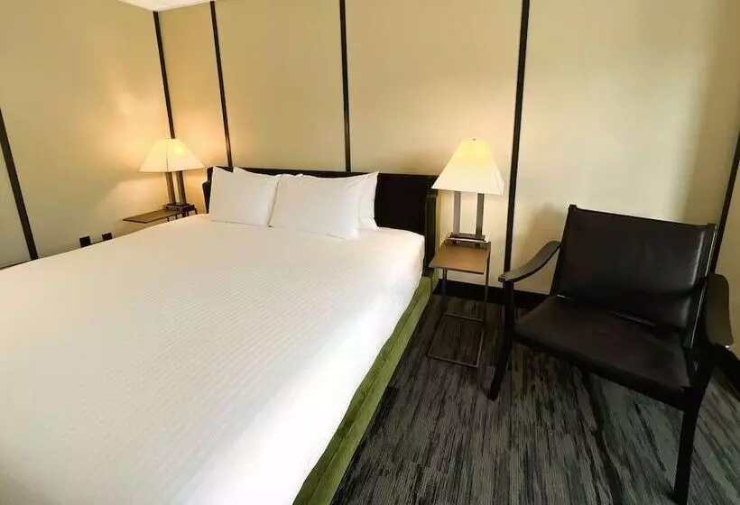 Hotelli Midnight Sun, A Coast