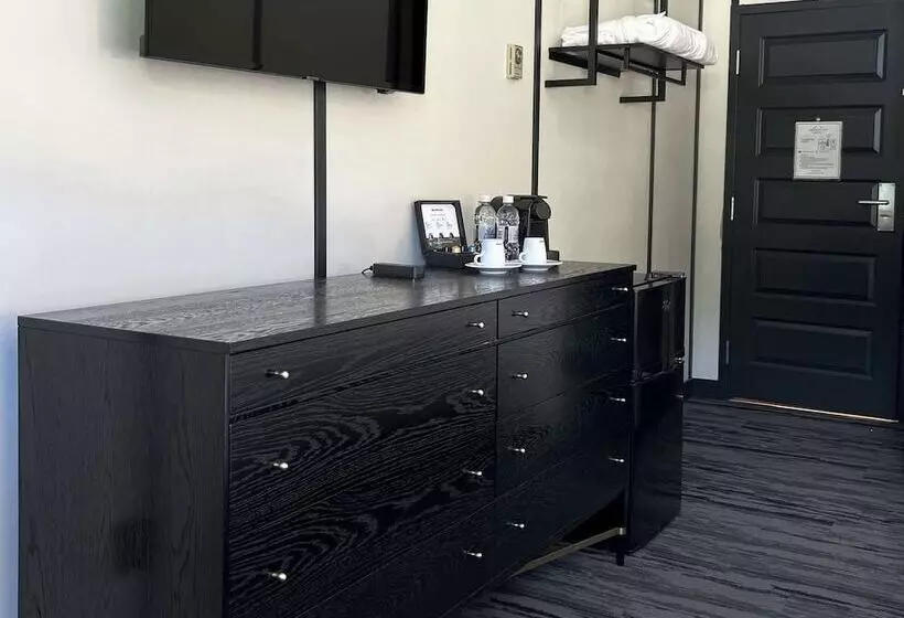 Hotelli Midnight Sun, A Coast