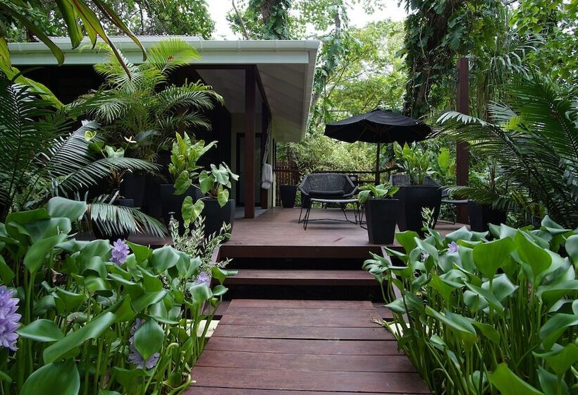 בית מלון כפרי Barrier Beach Resort