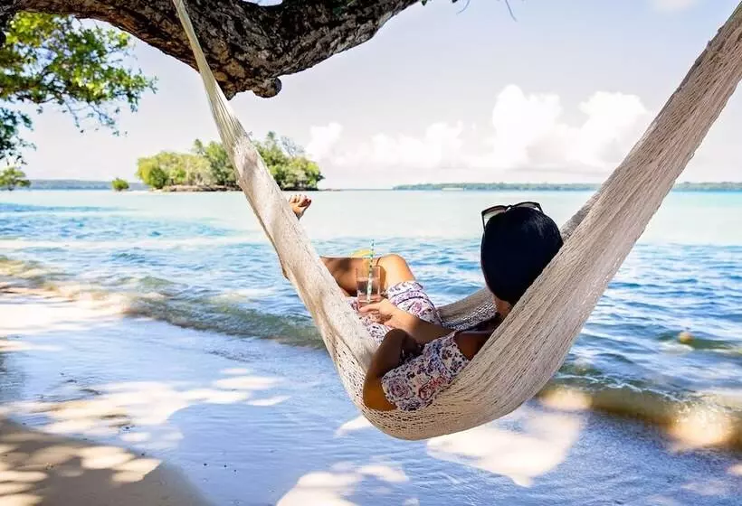 هتل Barrier Beach Resort