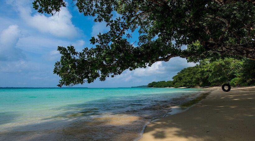 בית מלון כפרי Barrier Beach Resort