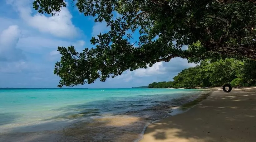 هتل Barrier Beach Resort