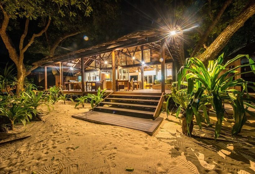 בית מלון כפרי Barrier Beach Resort