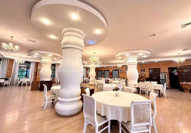 هتل Deluxe Park Qusar Resort & Spa