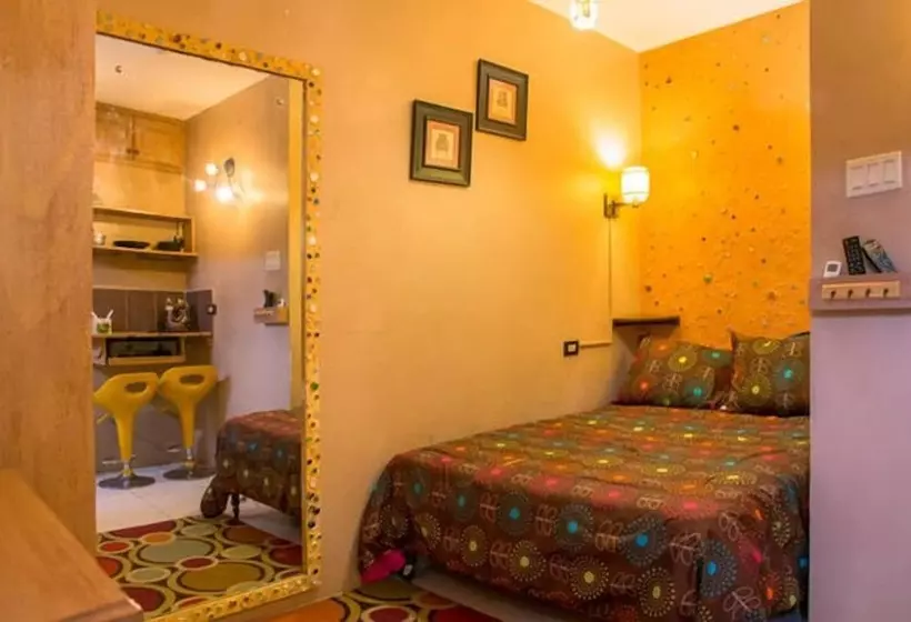 هتل One32 Guest House