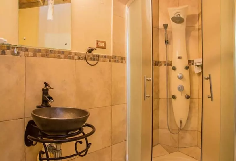 هتل One32 Guest House