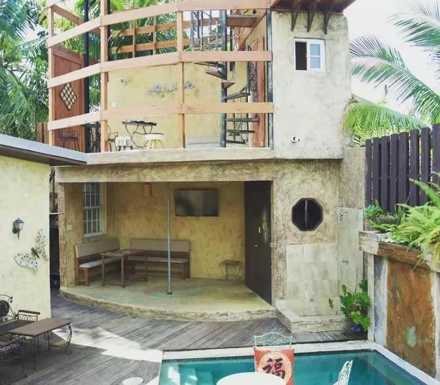 هتل One32 Guest House