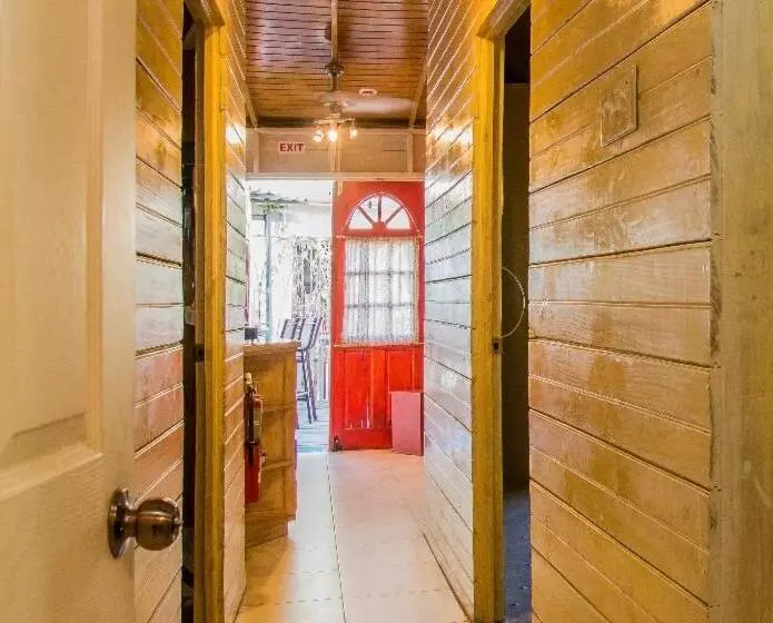 هتل One32 Guest House