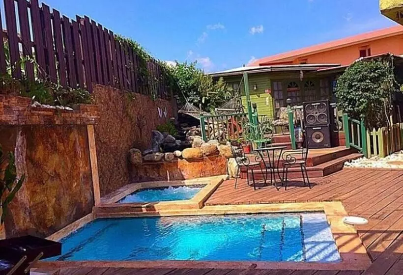 هتل One32 Guest House