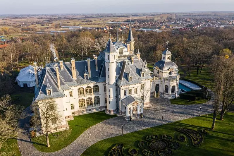 Hotelli Botaniq Castle Of Tura