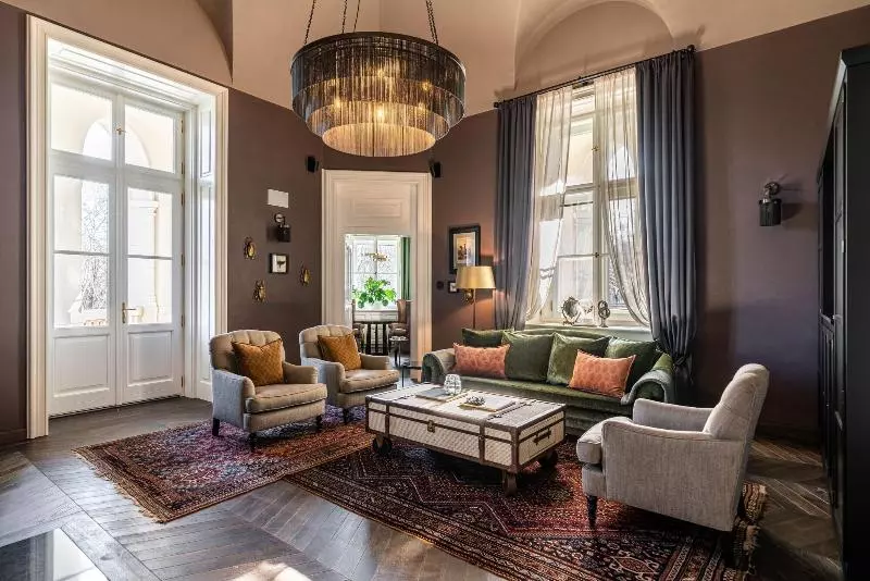 Hotelli Botaniq Castle Of Tura