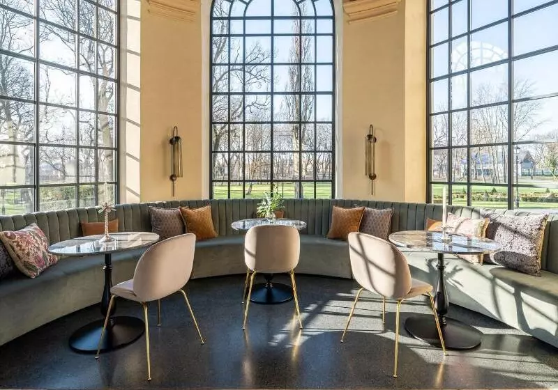 Hotelli Botaniq Castle Of Tura