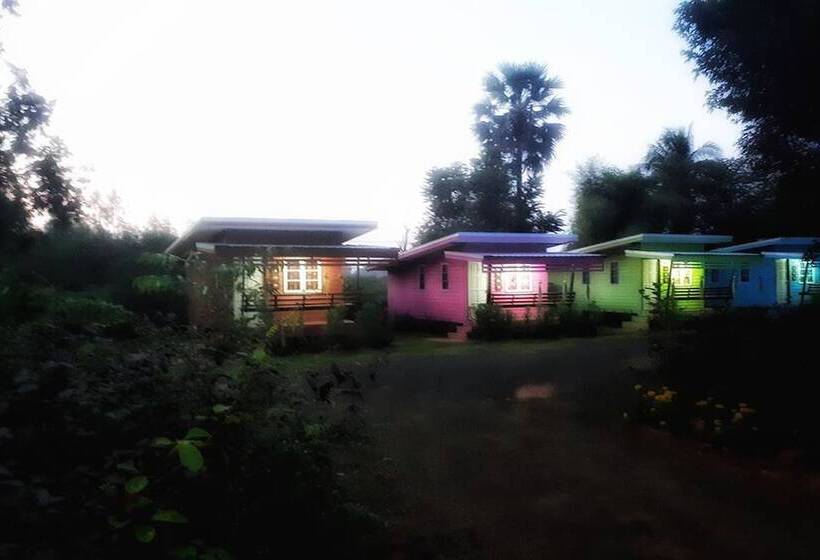 Szálloda Chomnok Chommai Resort