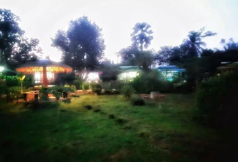 ホテル Chomnok Chommai Resort