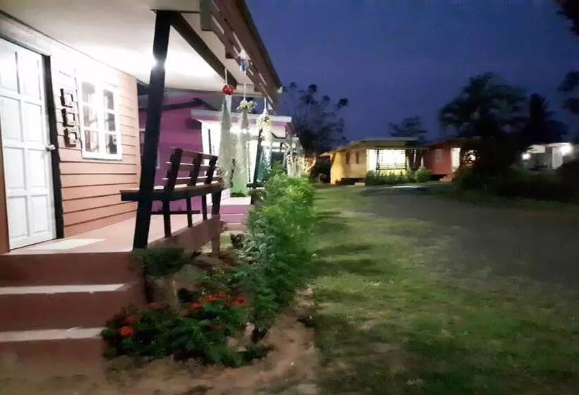 ホテル Chomnok Chommai Resort