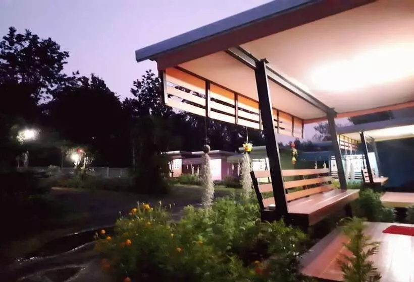 ホテル Chomnok Chommai Resort