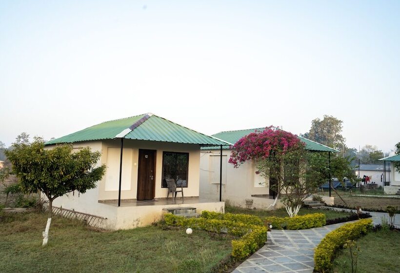 בית מלון כפרי Greenscape By Beyond Stay Madhai