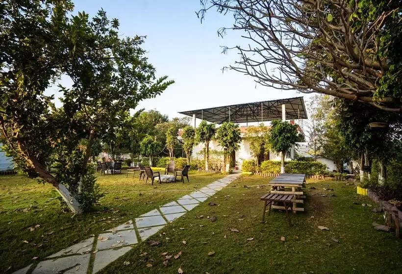 Hotelli Greenscape By Beyond Stay Madhai