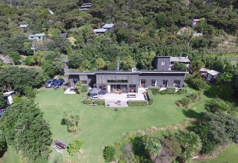 酒店 Piha Beachstay Accommodation