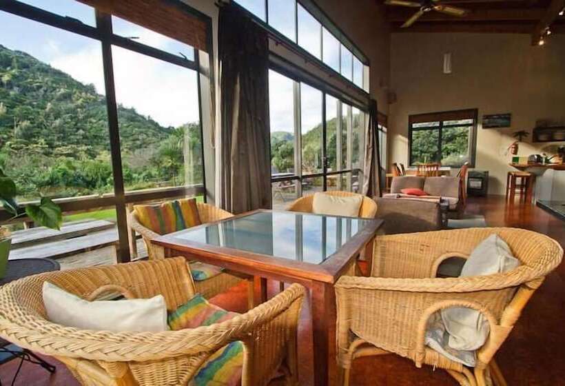 酒店 Piha Beachstay Accommodation
