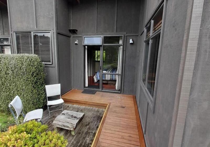 酒店 Piha Beachstay Accommodation