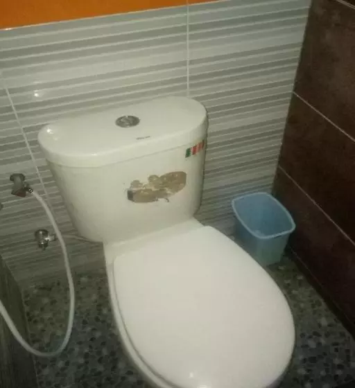 ホテル Villa Karsinem Pasuruan By Oyo Rooms