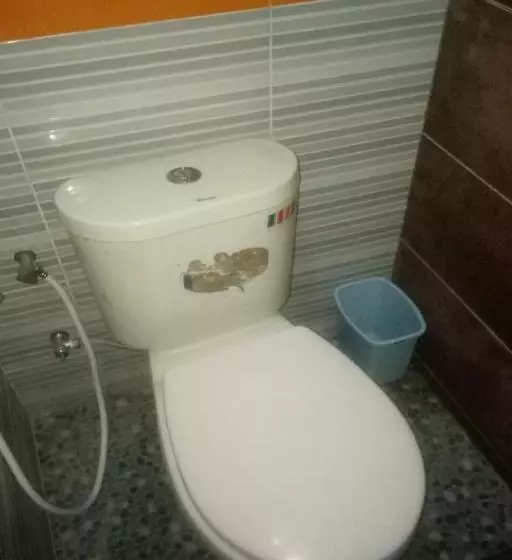 ホテル Villa Karsinem Pasuruan By Oyo Rooms