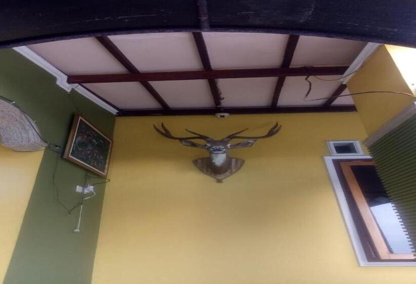 فندق Villa Karsinem Pasuruan By Oyo Rooms