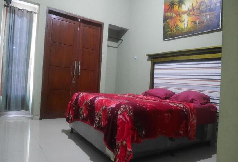 فندق Villa Karsinem Pasuruan By Oyo Rooms