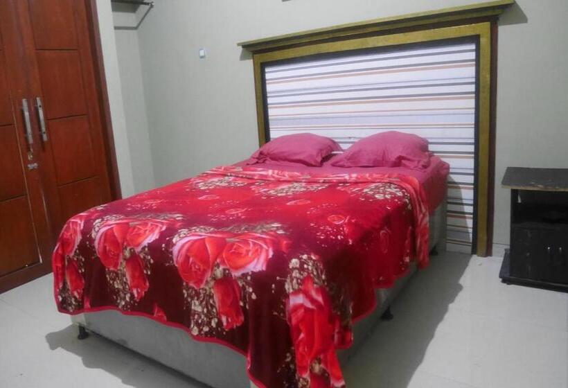 فندق Villa Karsinem Pasuruan By Oyo Rooms