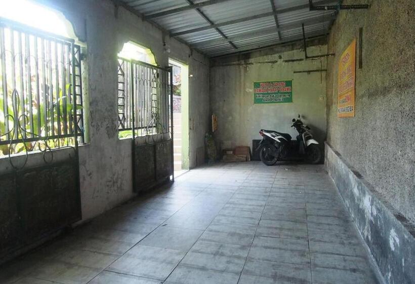 فندق Villa Karsinem Pasuruan By Oyo Rooms