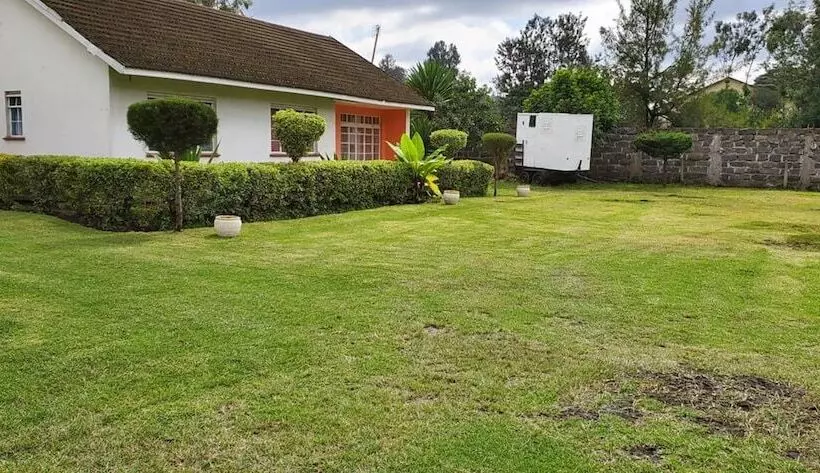 هتل Brian's House
