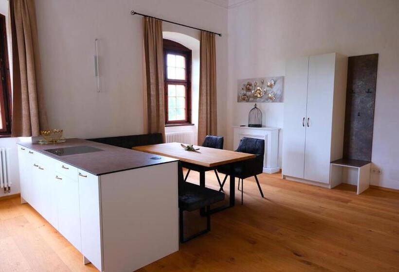 هتل Innviertler Versailles